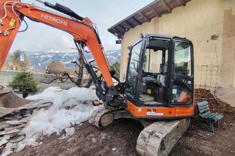 OmecoHub - Immagine HITACHI ZX65USB